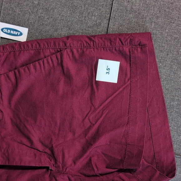 Old Navy Essential Shorts - Picture 4 of 6